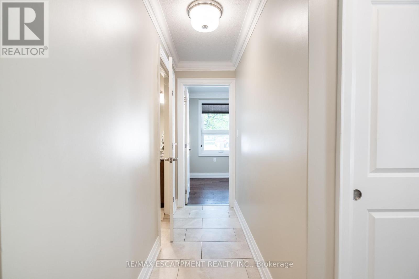 1 Archdeacon Clark Trail, Hamilton, Ontario  L9B 2M2 - Photo 8 - X12269005