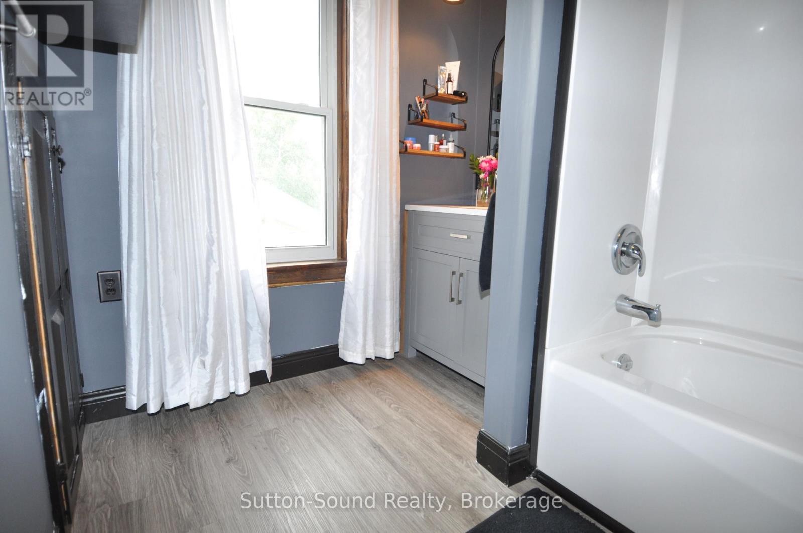 534 17th Street W, Owen Sound, Ontario  N4K 4B7 - Photo 23 - X12240570