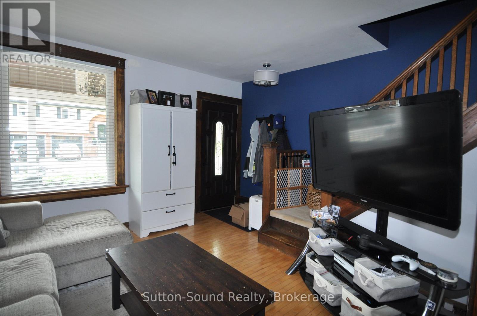 534 17th Street W, Owen Sound, Ontario  N4K 4B7 - Photo 5 - X12240570
