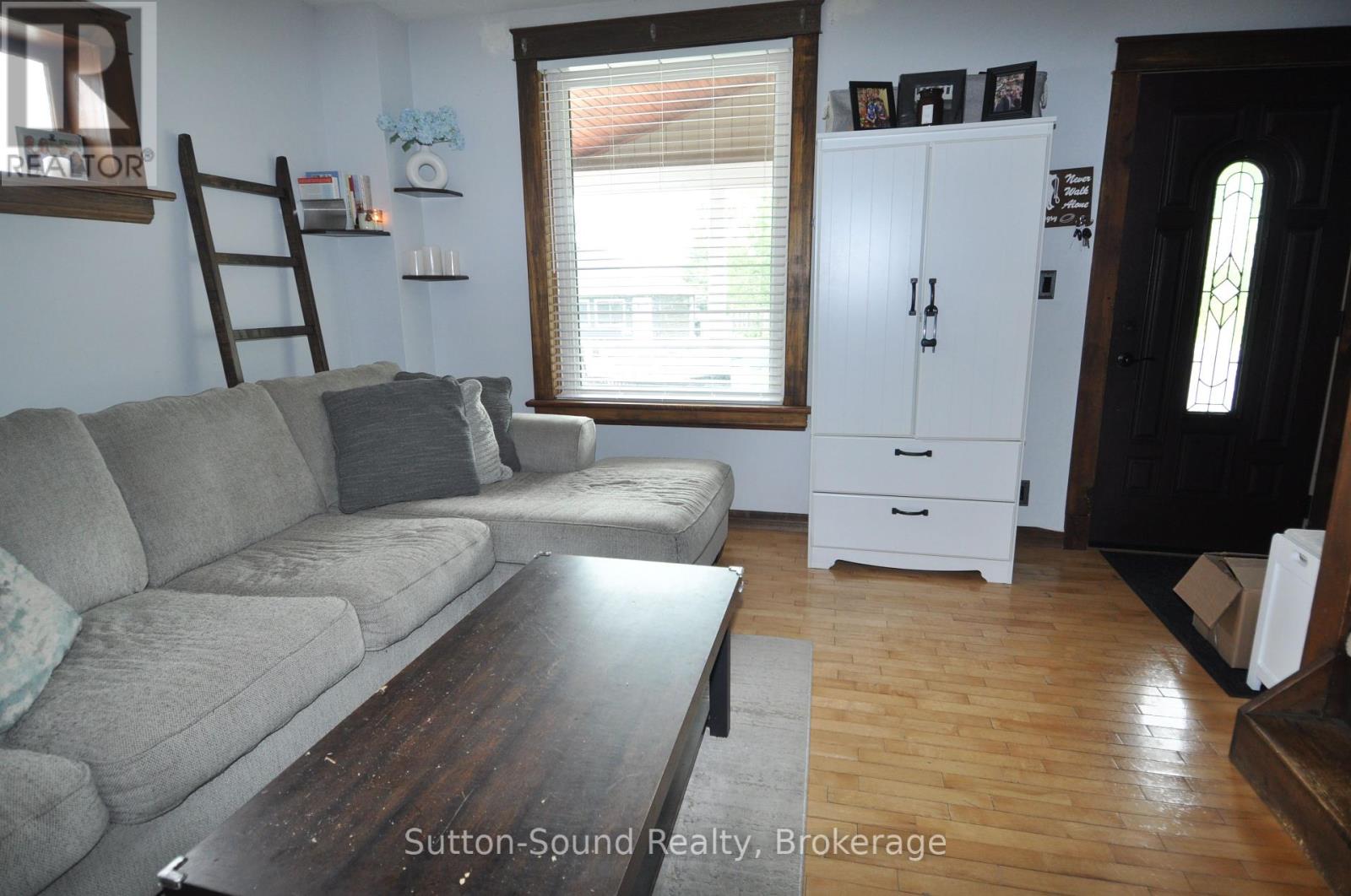 534 17th Street W, Owen Sound, Ontario  N4K 4B7 - Photo 7 - X12240570