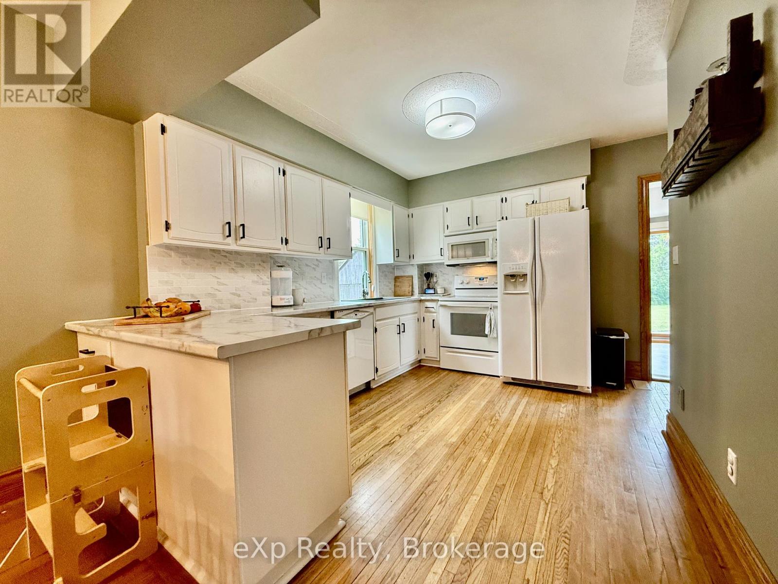 99 6 Concession, Brockton, Ontario  N0G 1K0 - Photo 7 - X12269079