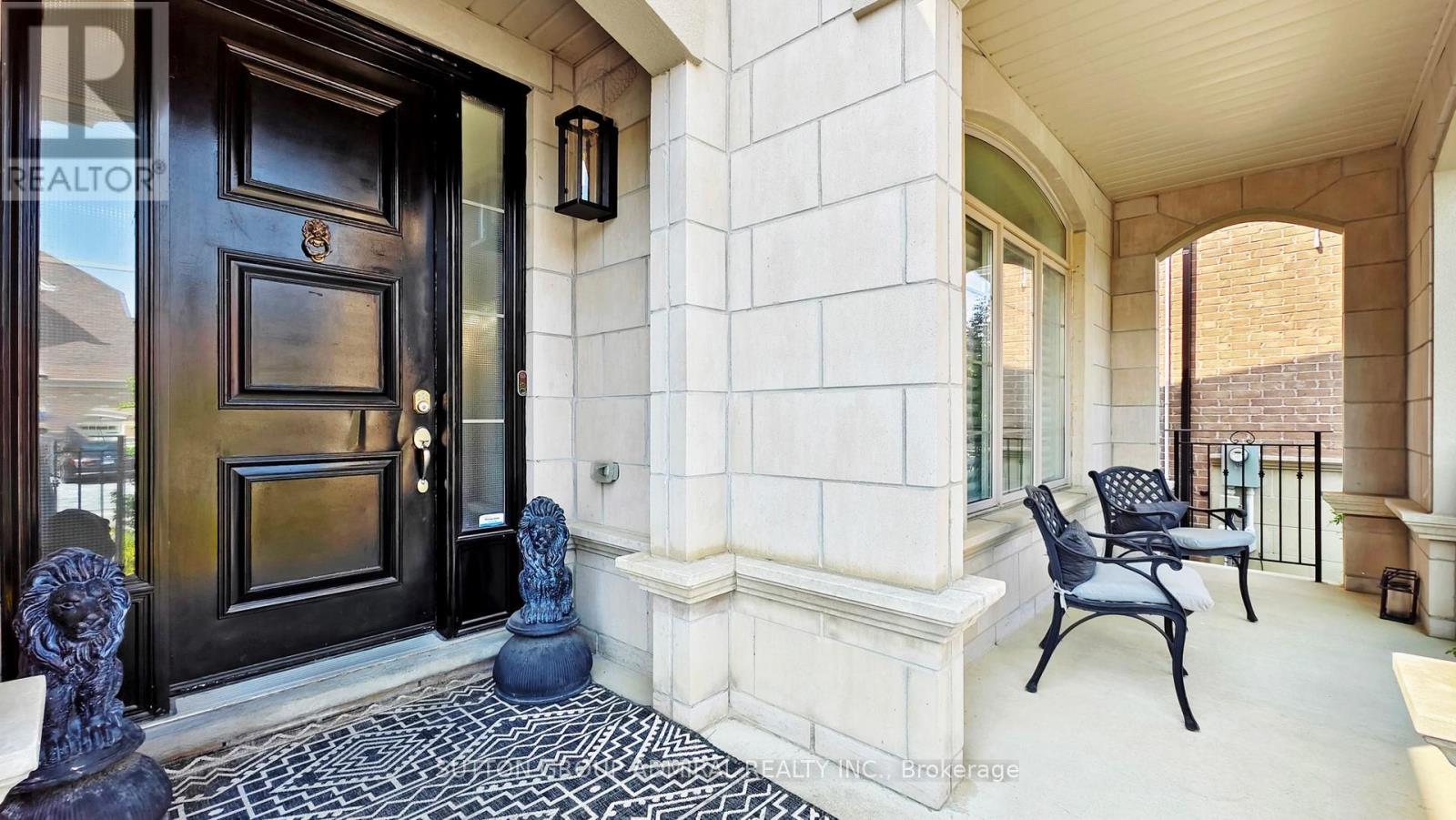 Property at 392 WOODGATE PINES DRIVE image 4