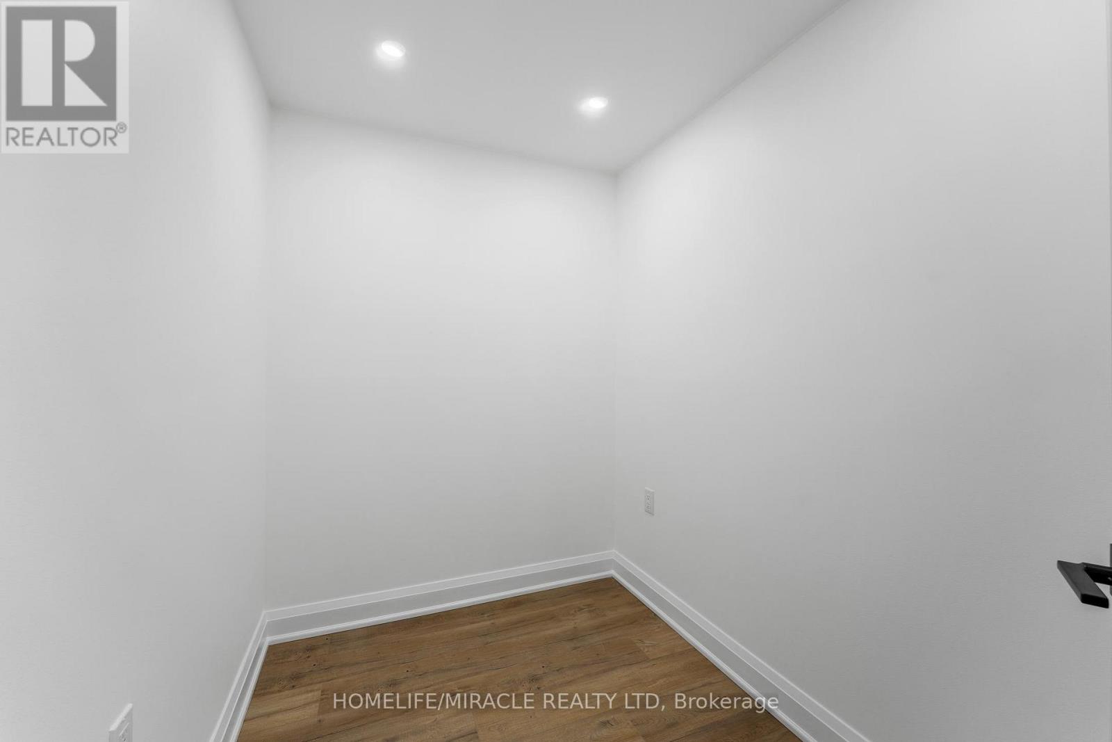 2605 - 18 Knightsbridge Road, Brampton, Ontario  L6T 3X5 - Photo 38 - W12269088