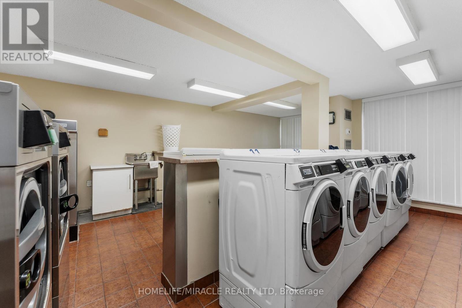2605 - 18 Knightsbridge Road, Brampton, Ontario  L6T 3X5 - Photo 44 - W12269088