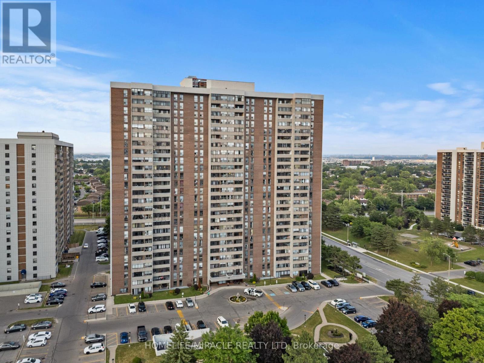 2605 - 18 Knightsbridge Road, Brampton, Ontario  L6T 3X5 - Photo 6 - W12269088