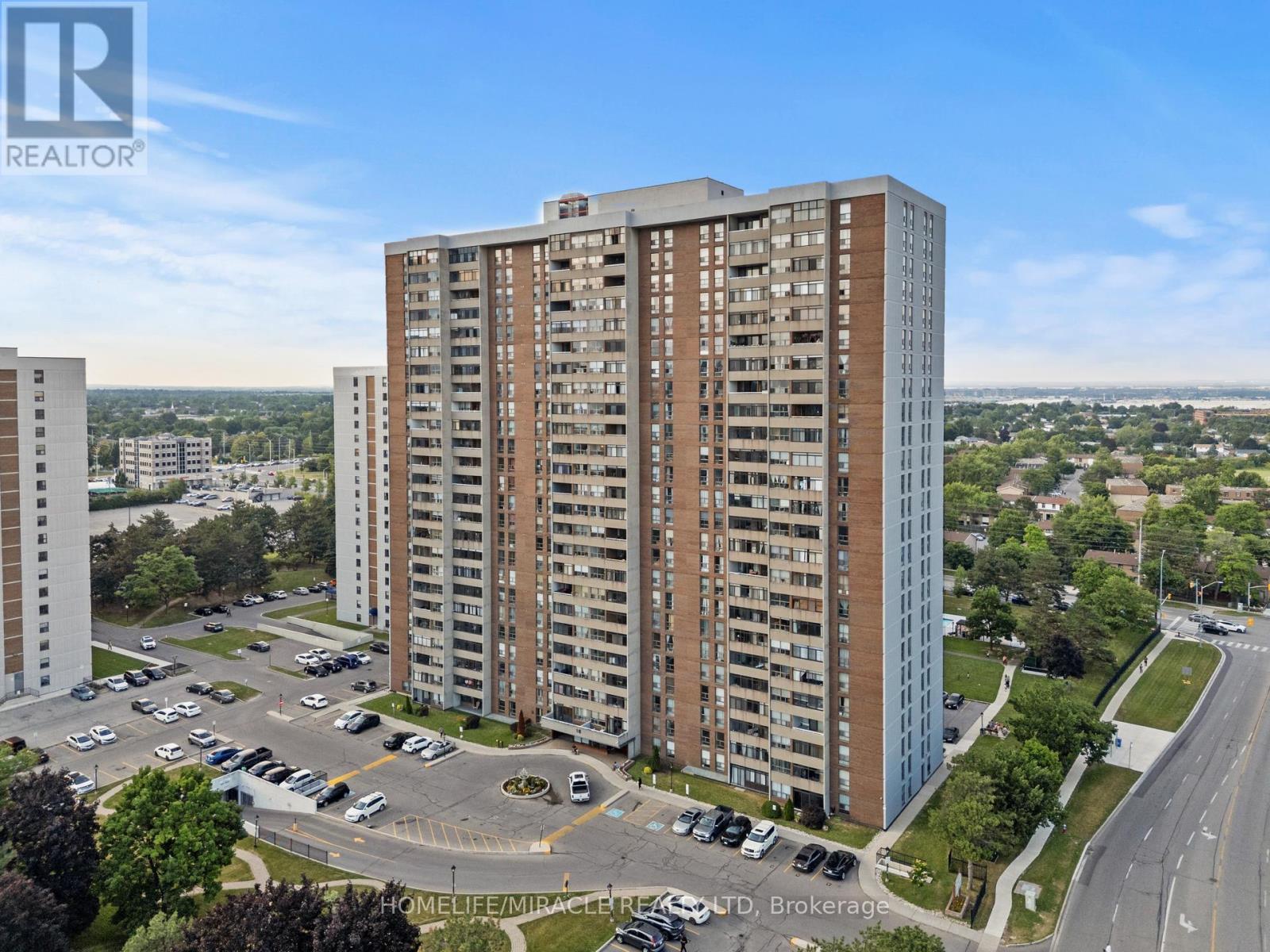 2605 - 18 Knightsbridge Road, Brampton, Ontario  L6T 3X5 - Photo 7 - W12269088