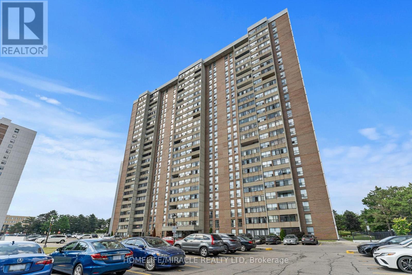 2605 - 18 Knightsbridge Road, Brampton, Ontario  L6T 3X5 - Photo 8 - W12269088
