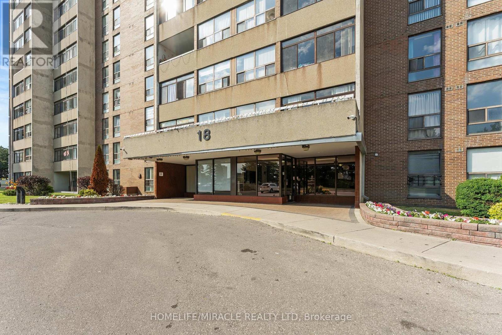 2605 - 18 Knightsbridge Road, Brampton, Ontario  L6T 3X5 - Photo 9 - W12269088
