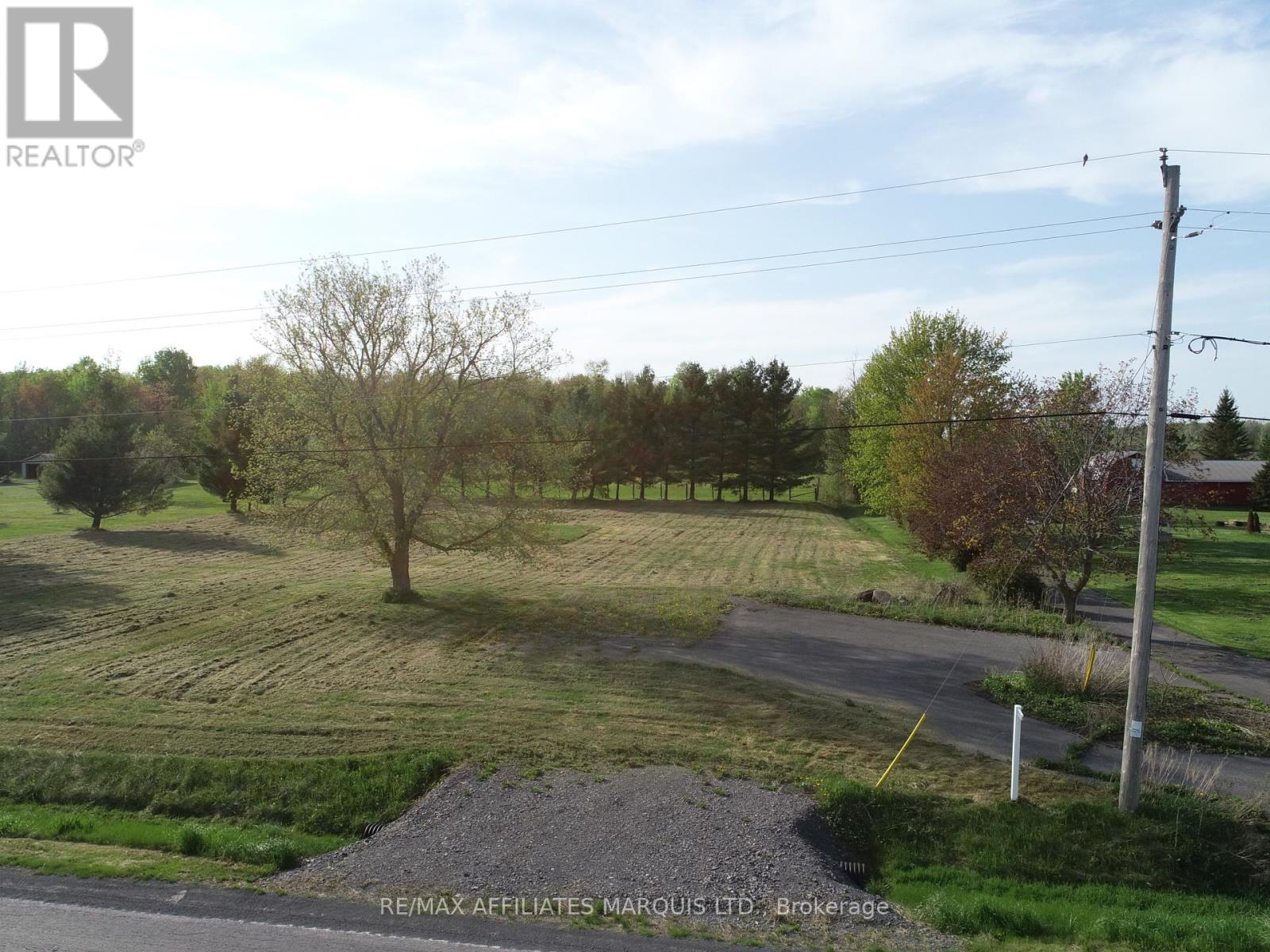 17175 Mcneil Road, North Stormont, Ontario  K0C 1T0 - Photo 2 - X12147312