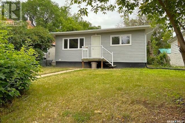 Property at 809 Cartier AVENUE image 1