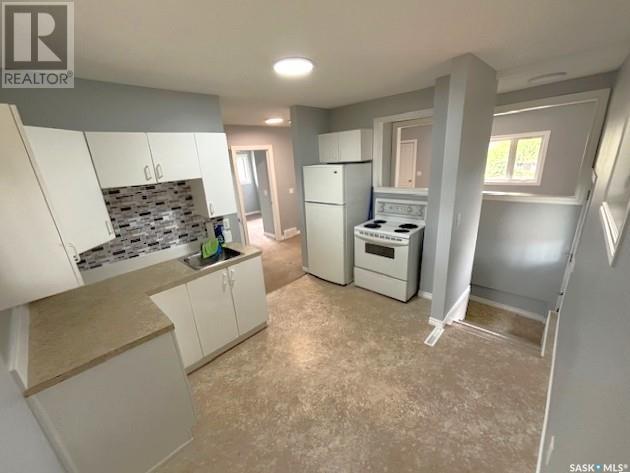 Property at 809 Cartier AVENUE image 5