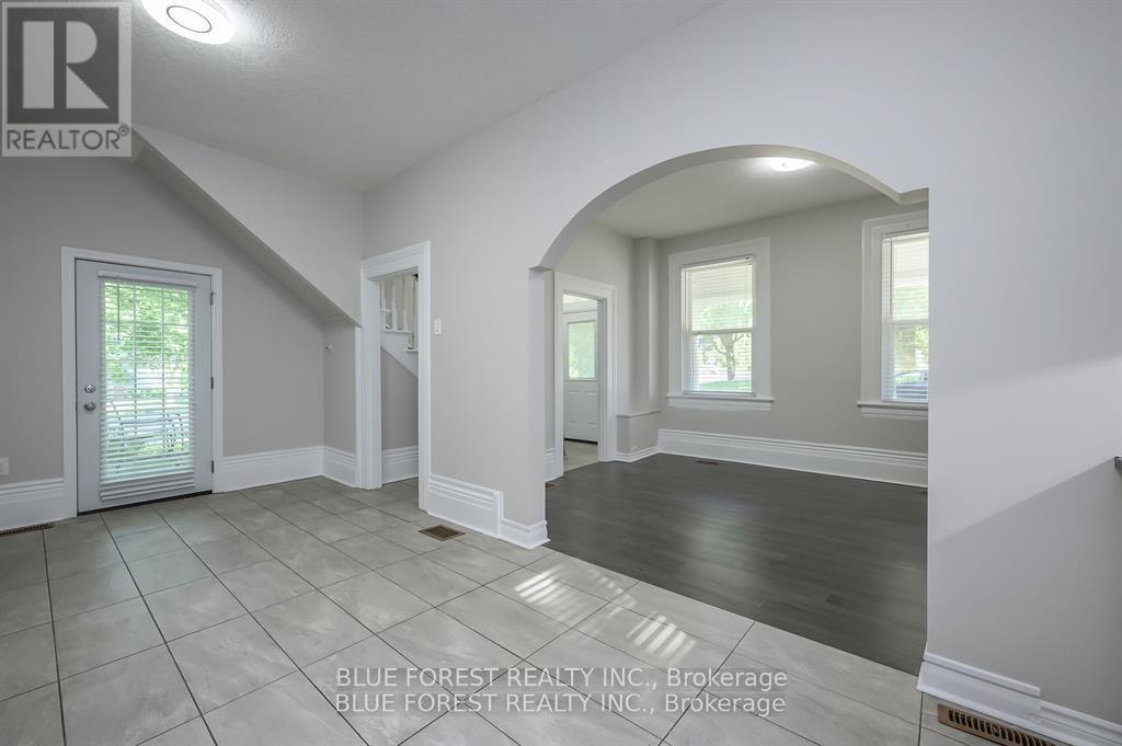 175 Sydenham Street, London East, Ontario N6A 1W2 - Photo 7 - X12269164