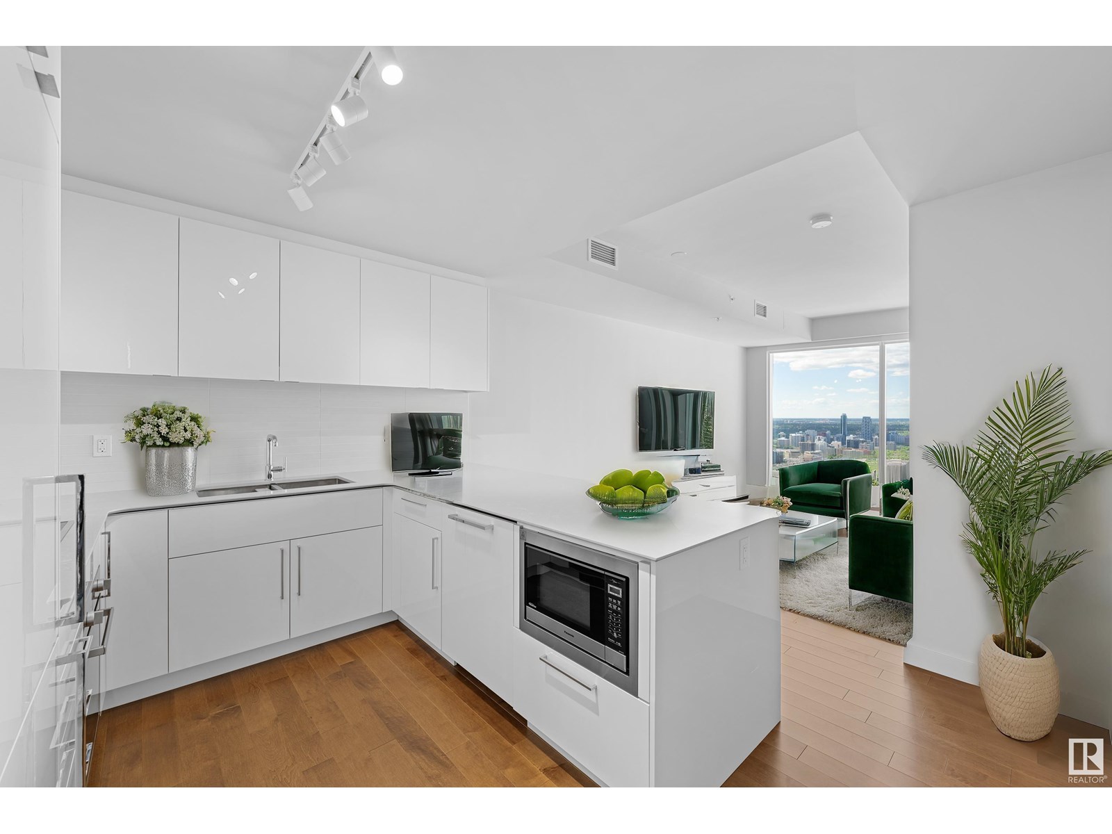 #3310 10360 102 St Nw, Edmonton, Alberta  T5J 0K6 - Photo 1 - E4446396