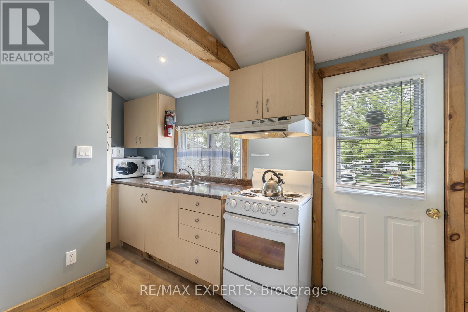 17 - 230-232 Lake Dalrymple Road, Kawartha Lakes, Ontario  L0K 1W0 - Photo 3 - X12269123