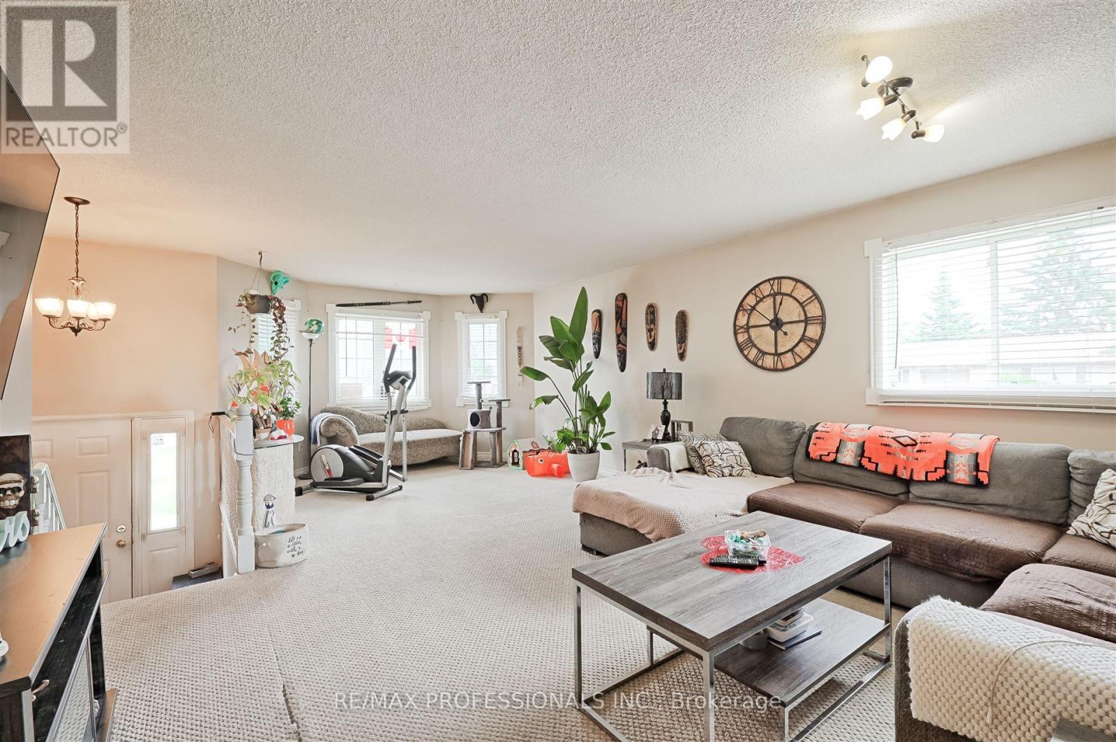 821 10th Innisfil Line, Innisfil, Ontario  L9S 3N4 - Photo 10 - N12269138