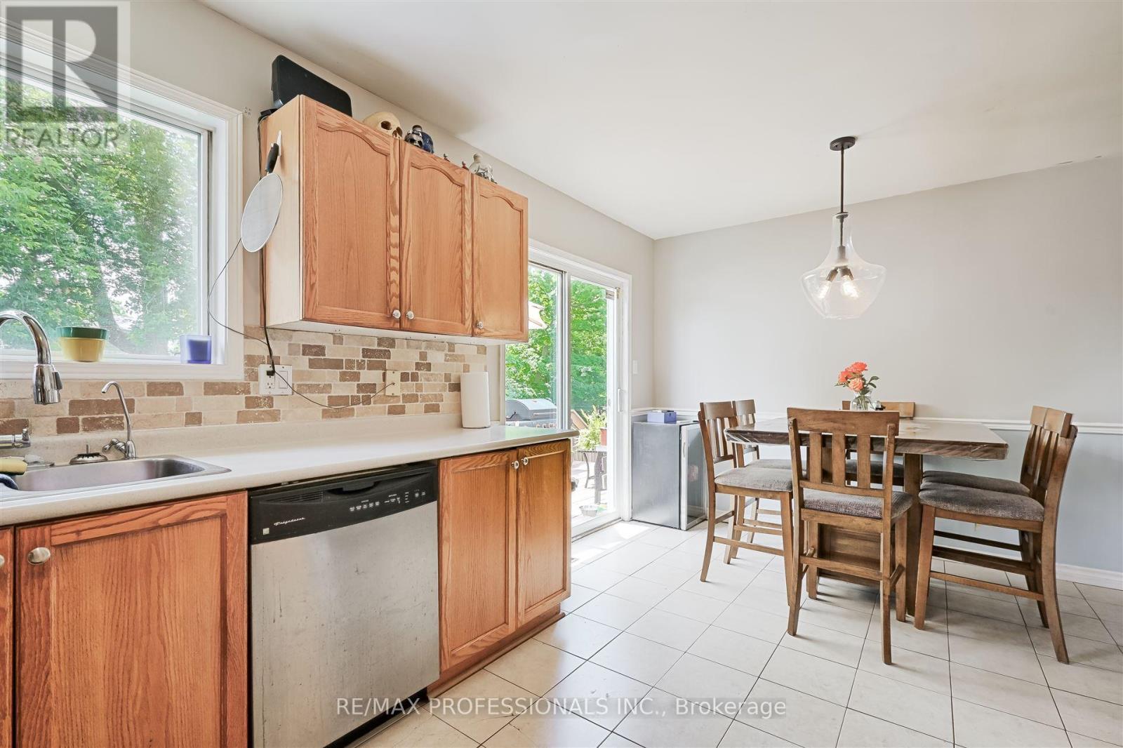 821 10th Innisfil Line, Innisfil, Ontario  L9S 3N4 - Photo 13 - N12269138
