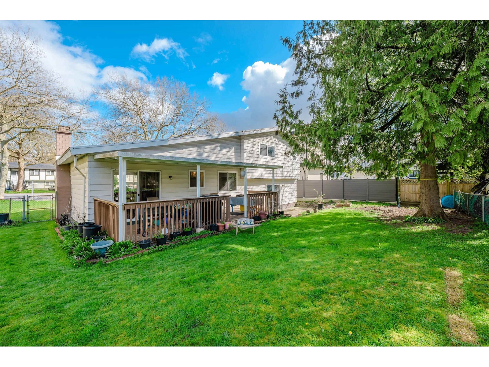 Property at 13318 SUTTON PLACE image 3