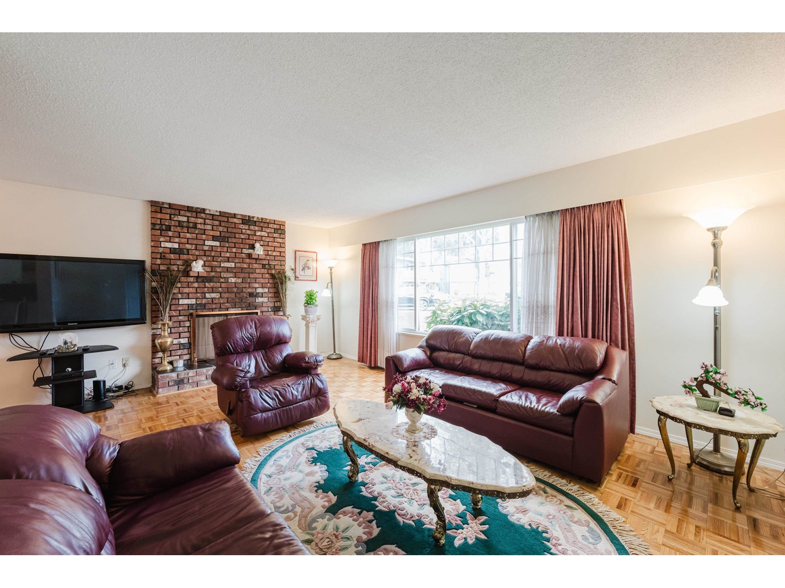 Property at 13318 SUTTON PLACE image 5