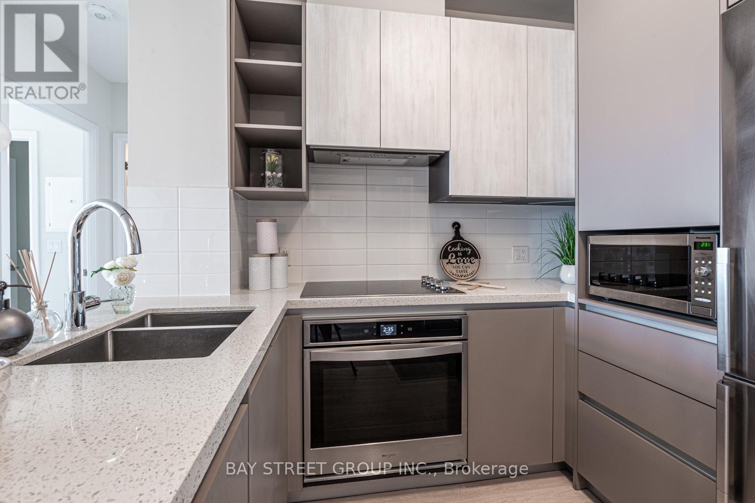 1503 - 398 Highway 7 E, Richmond Hill (Doncrest), Ontario  L4B 0G6 - Photo 4 - N12266107