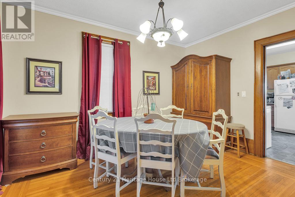48 Brock Street W, Tillsonburg, Ontario  N4G 2A5 - Photo 5 - X12269188