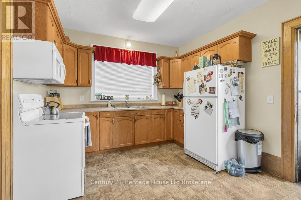 48 Brock Street W, Tillsonburg, Ontario  N4G 2A5 - Photo 6 - X12269188