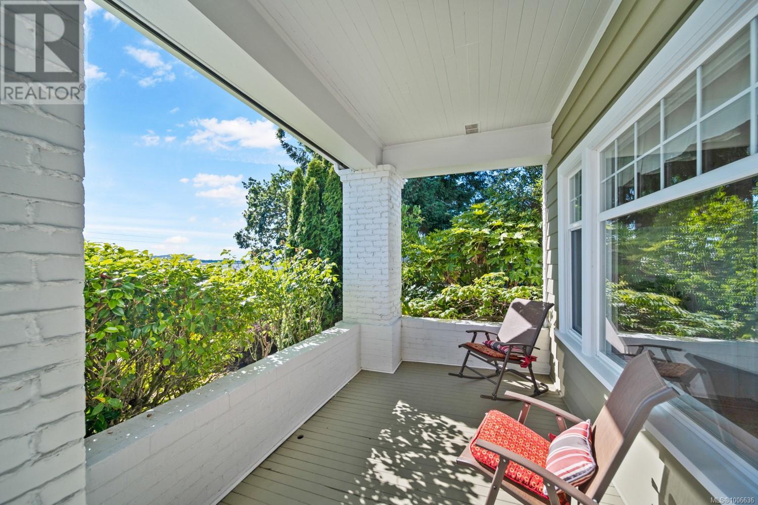 Property at 135 Newcastle Ave image 4