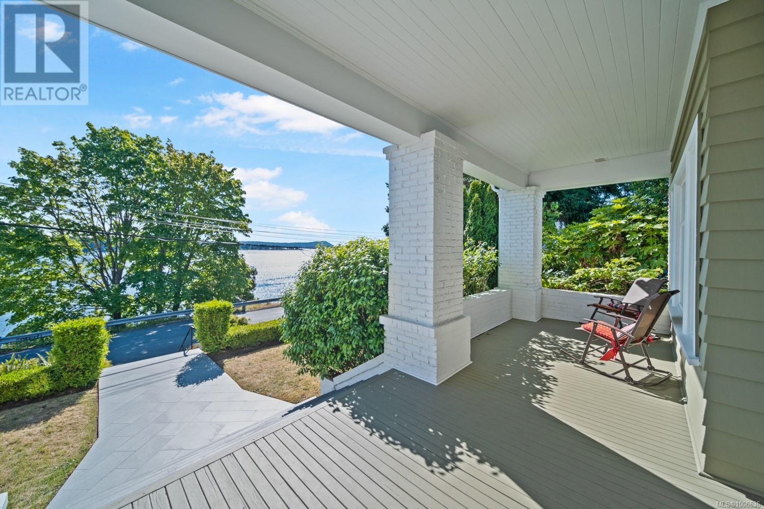 Property at 135 Newcastle Ave image 5