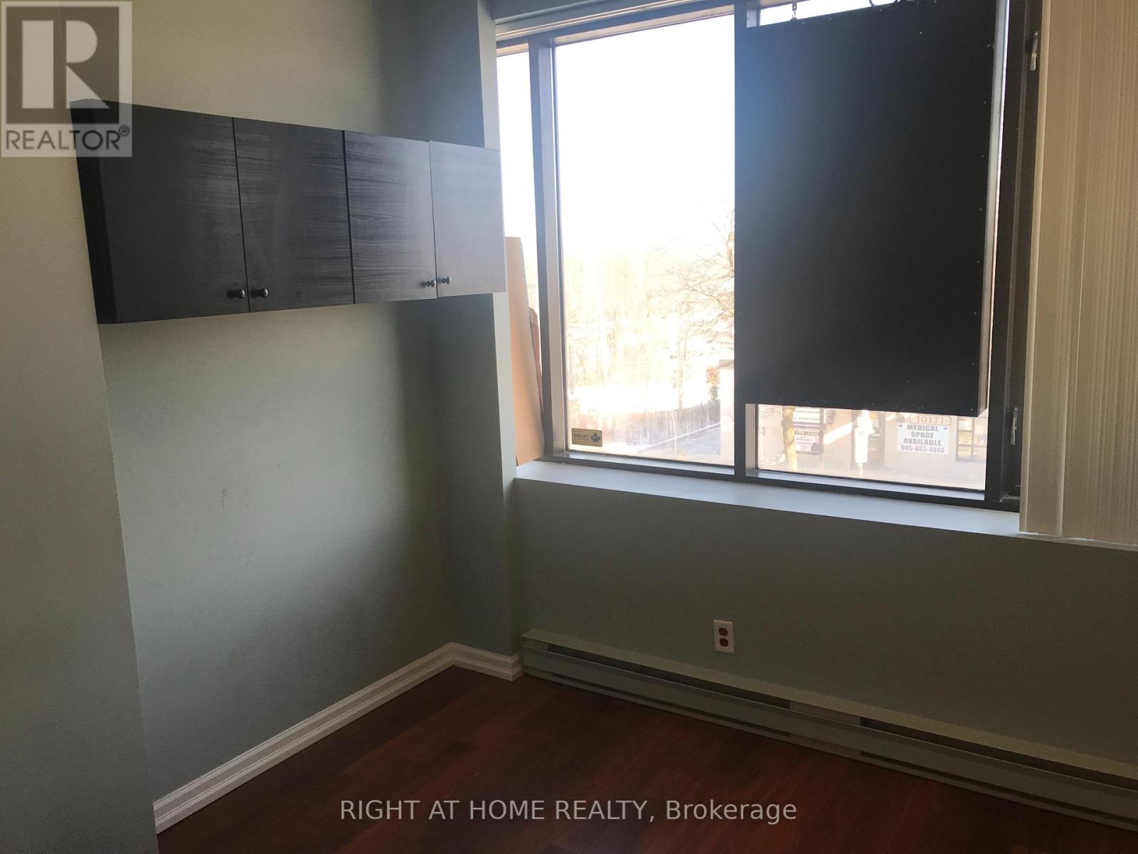 205 - 10168 Yonge Street, Richmond Hill, Ontario  L4C 1T6 - Photo 14 - N12269214