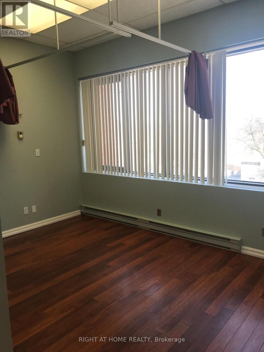 205 - 10168 Yonge Street, Richmond Hill, Ontario  L4C 1T6 - Photo 15 - N12269214