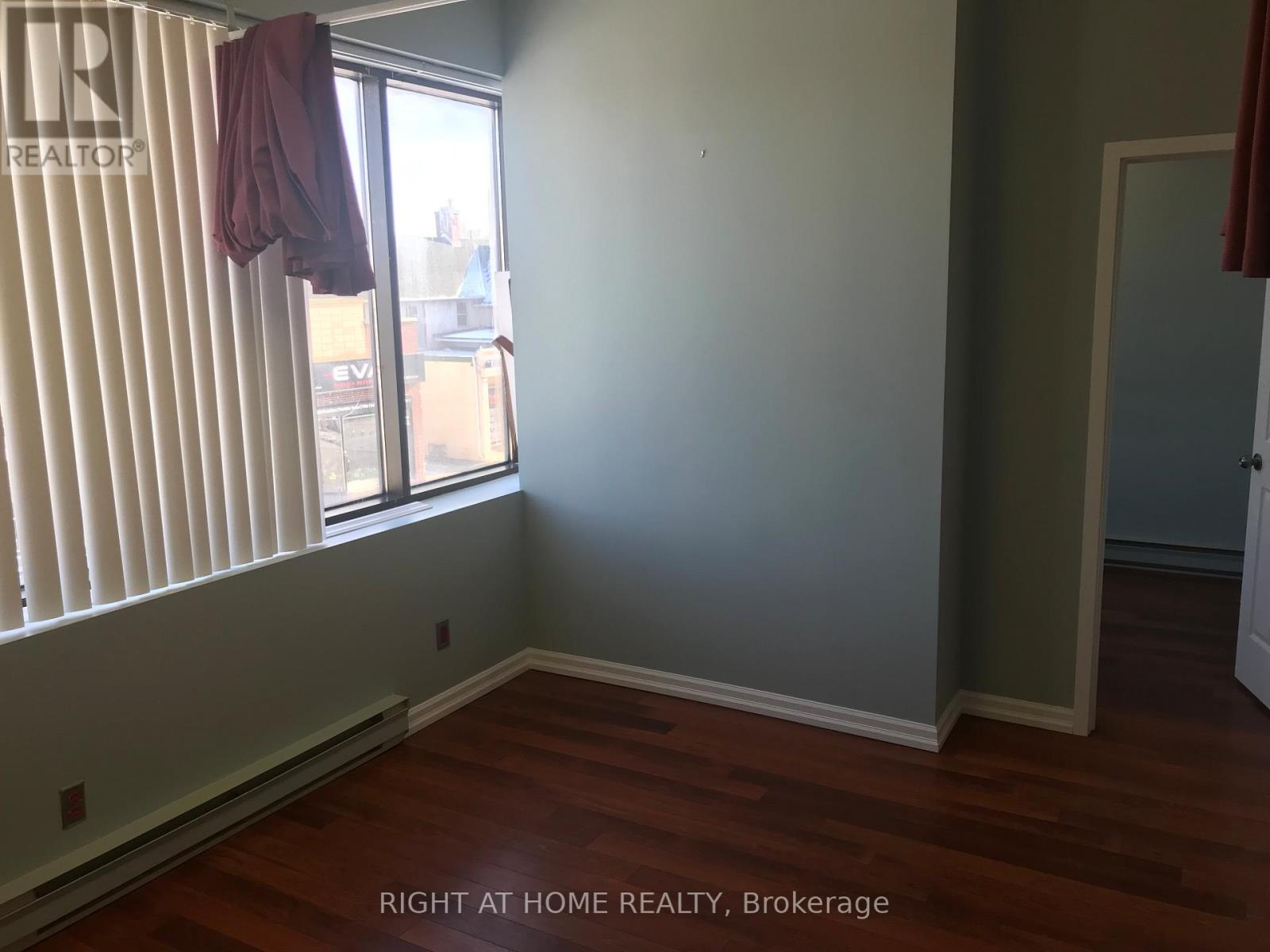 205 - 10168 Yonge Street, Richmond Hill, Ontario  L4C 1T6 - Photo 16 - N12269214