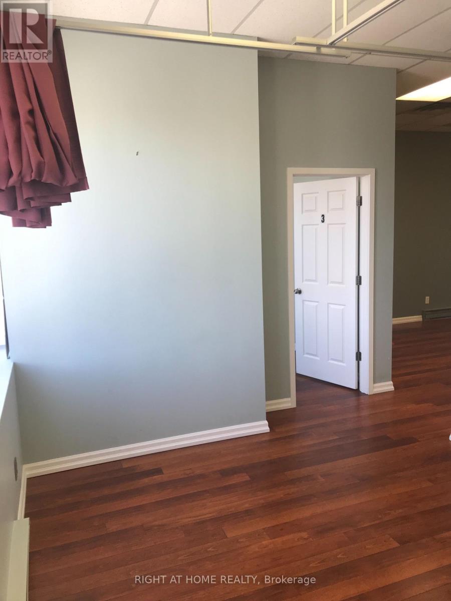 205 - 10168 Yonge Street, Richmond Hill, Ontario  L4C 1T6 - Photo 17 - N12269214