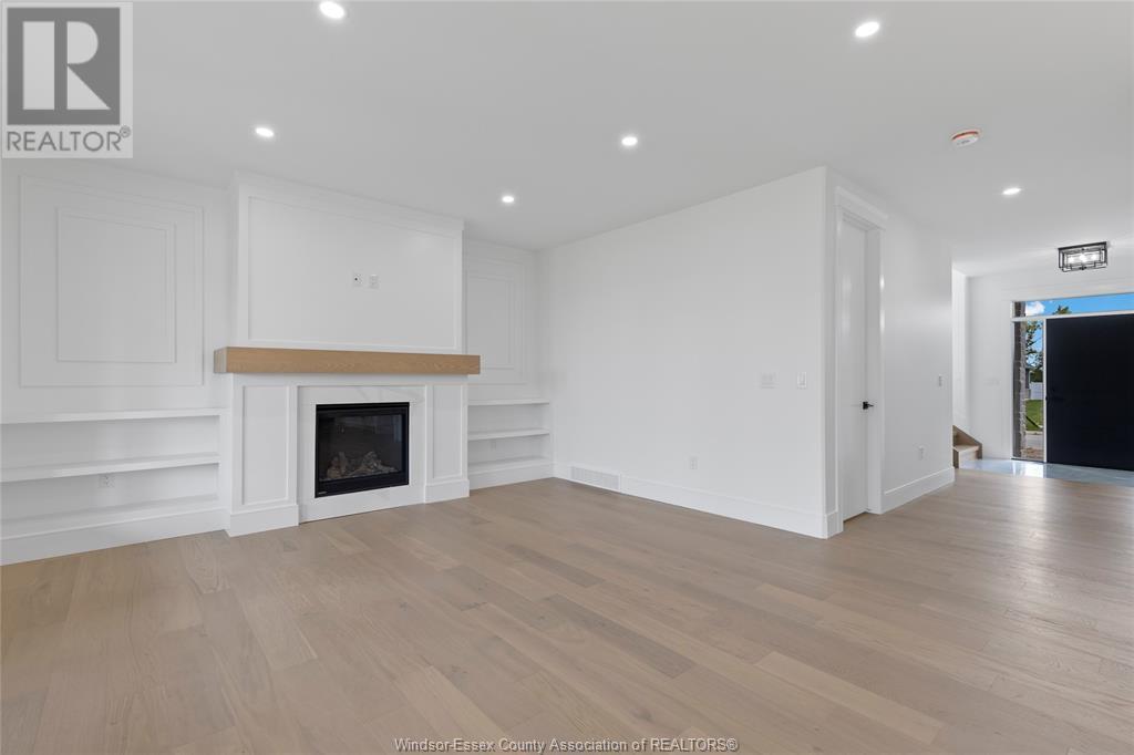 Property at 2512 MAYFAIR South image 5