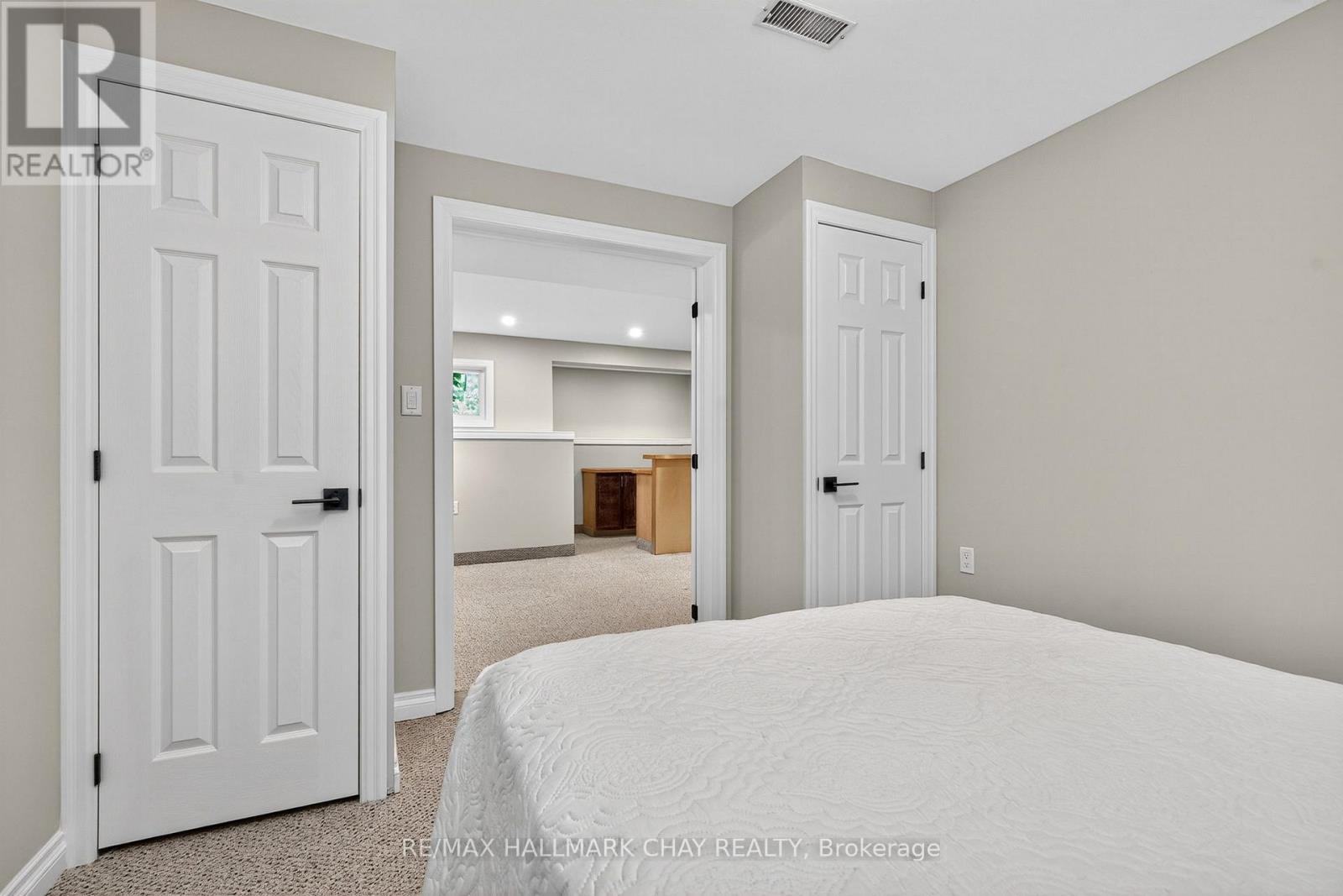 403 Moonstone Road E, Oro-Medonte, Ontario  L0K 1N0 - Photo 27 - S12268920