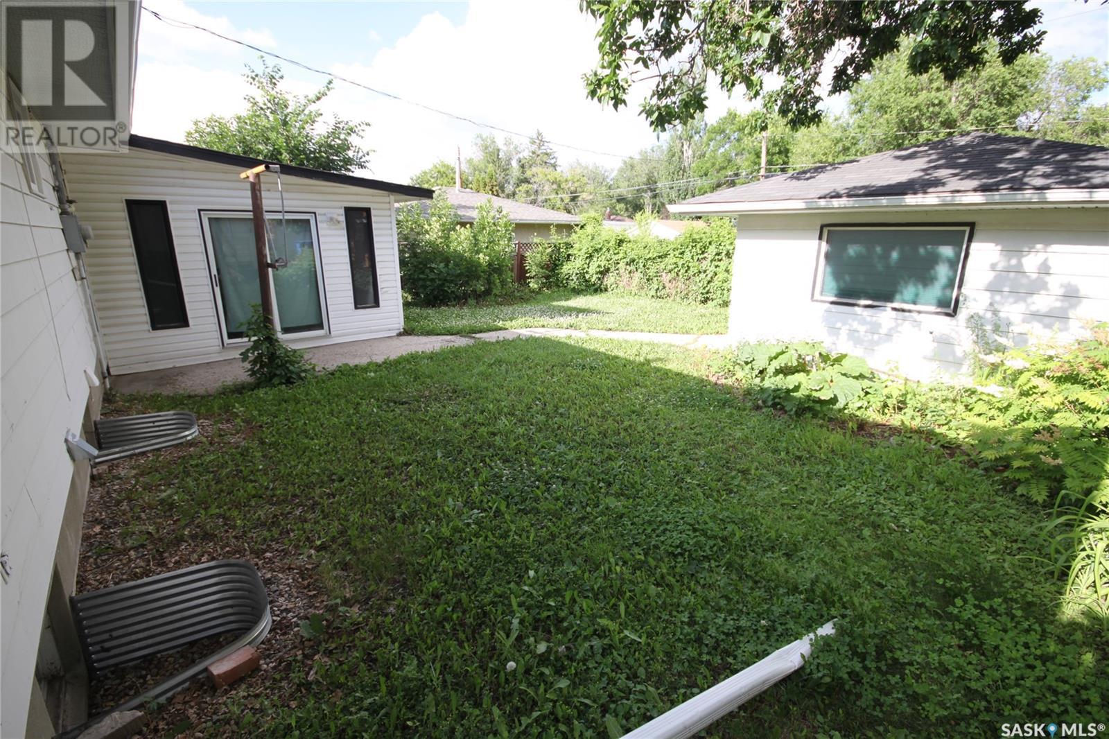 Property at 151 SMITH STREET N image 2