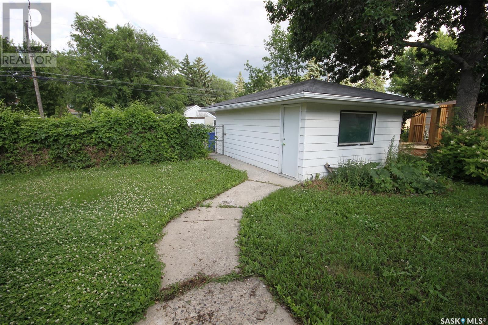 Property at 151 SMITH STREET N image 4