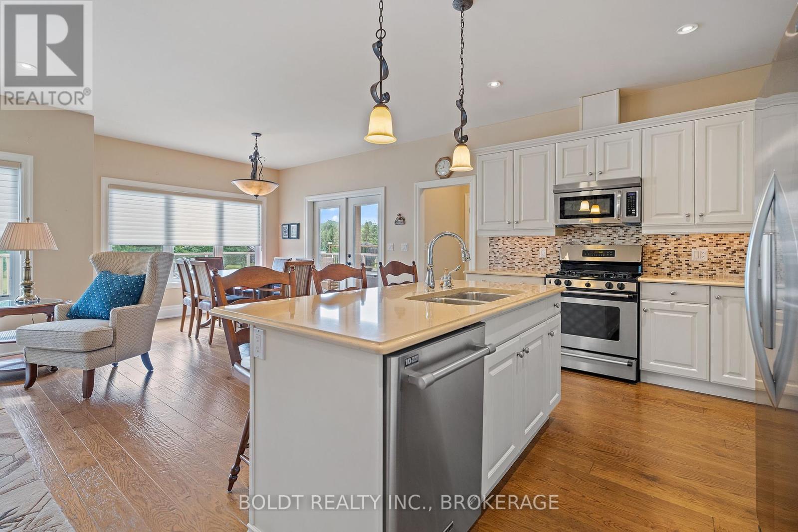 19 Red Haven Drive, Niagara-On-The-Lake, Ontario  L0S 1J0 - Photo 11 - X12241016