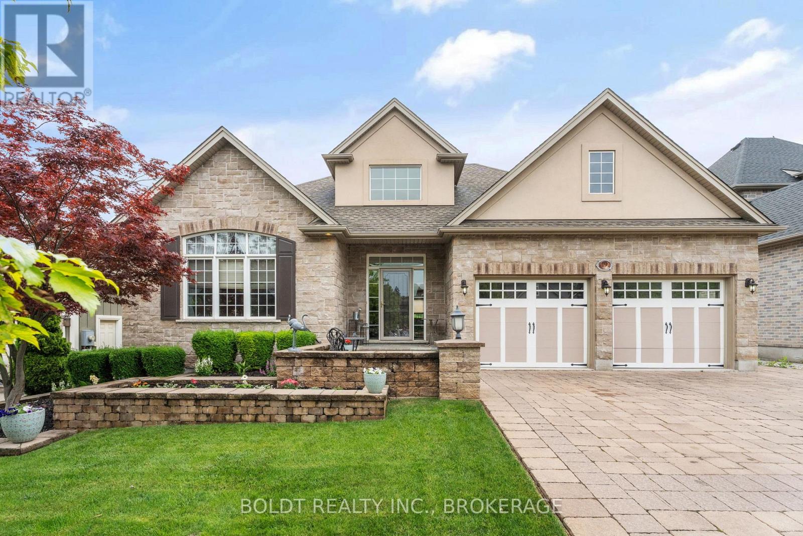 Property at 19 RED HAVEN DRIVE image 3