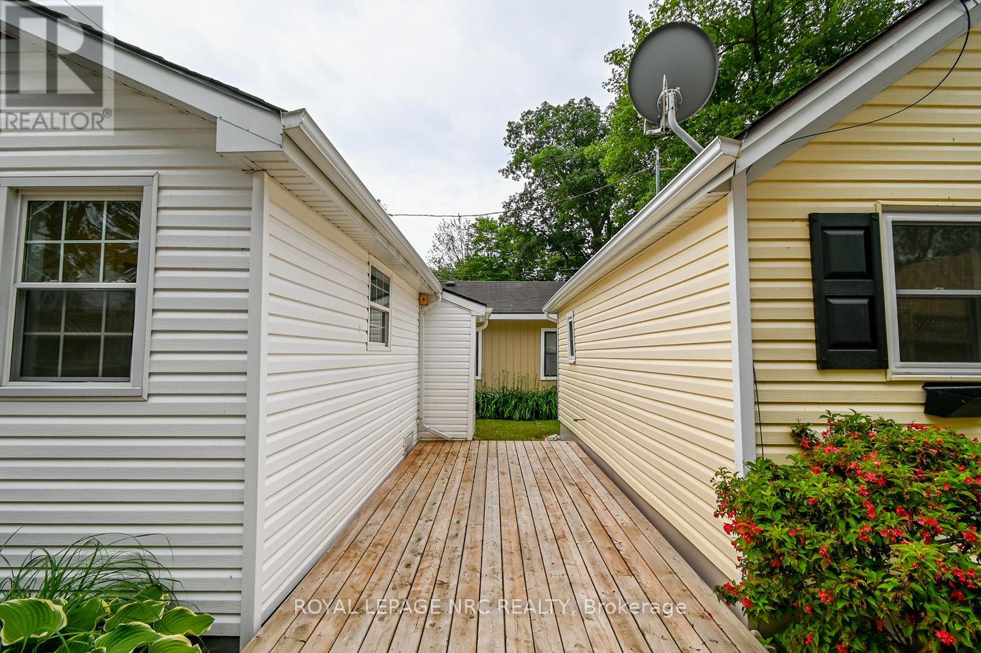 Property at 387 ELMWOOD AVENUE image 5