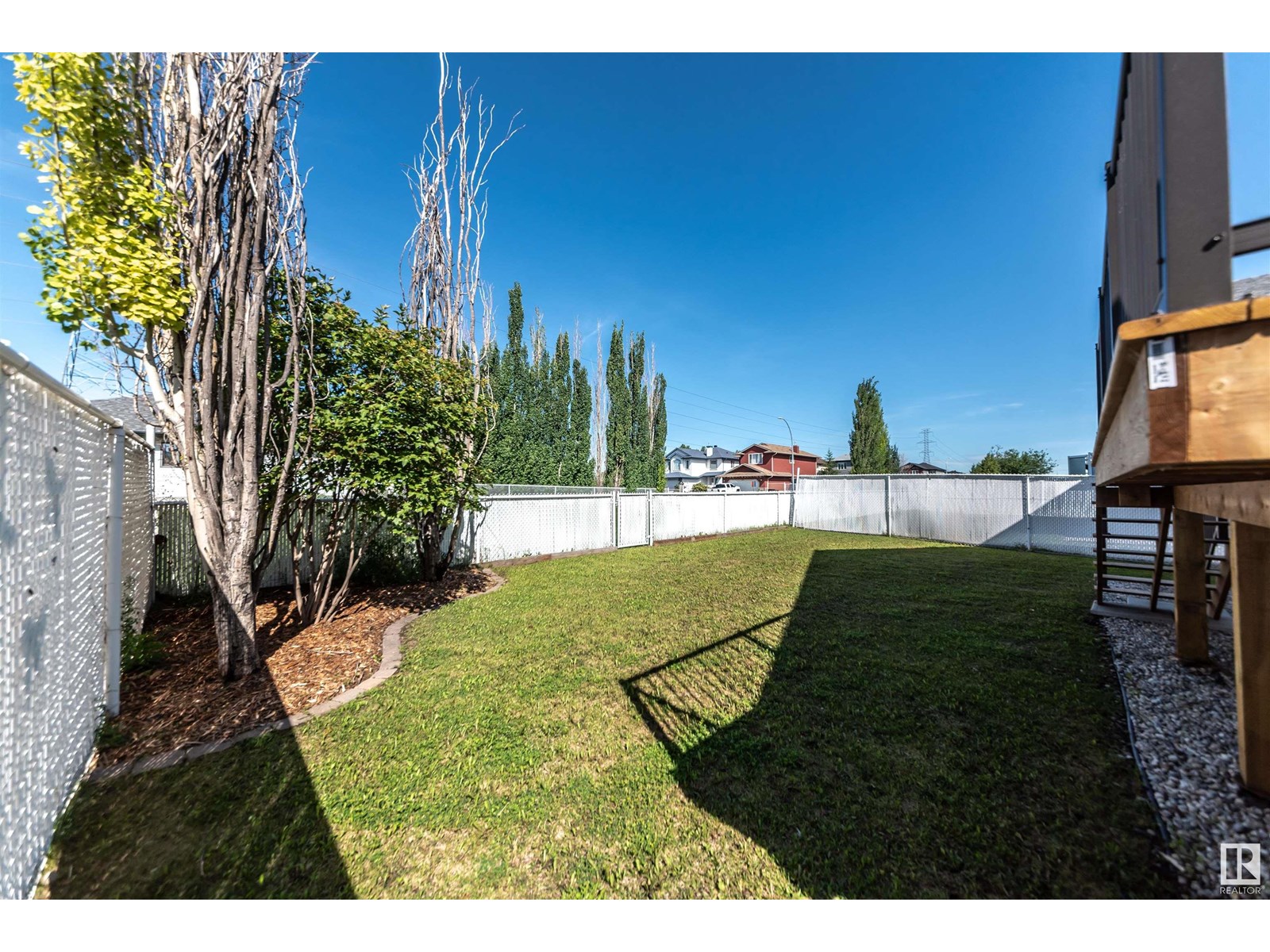 Property at 14908 16 ST NW image 1
