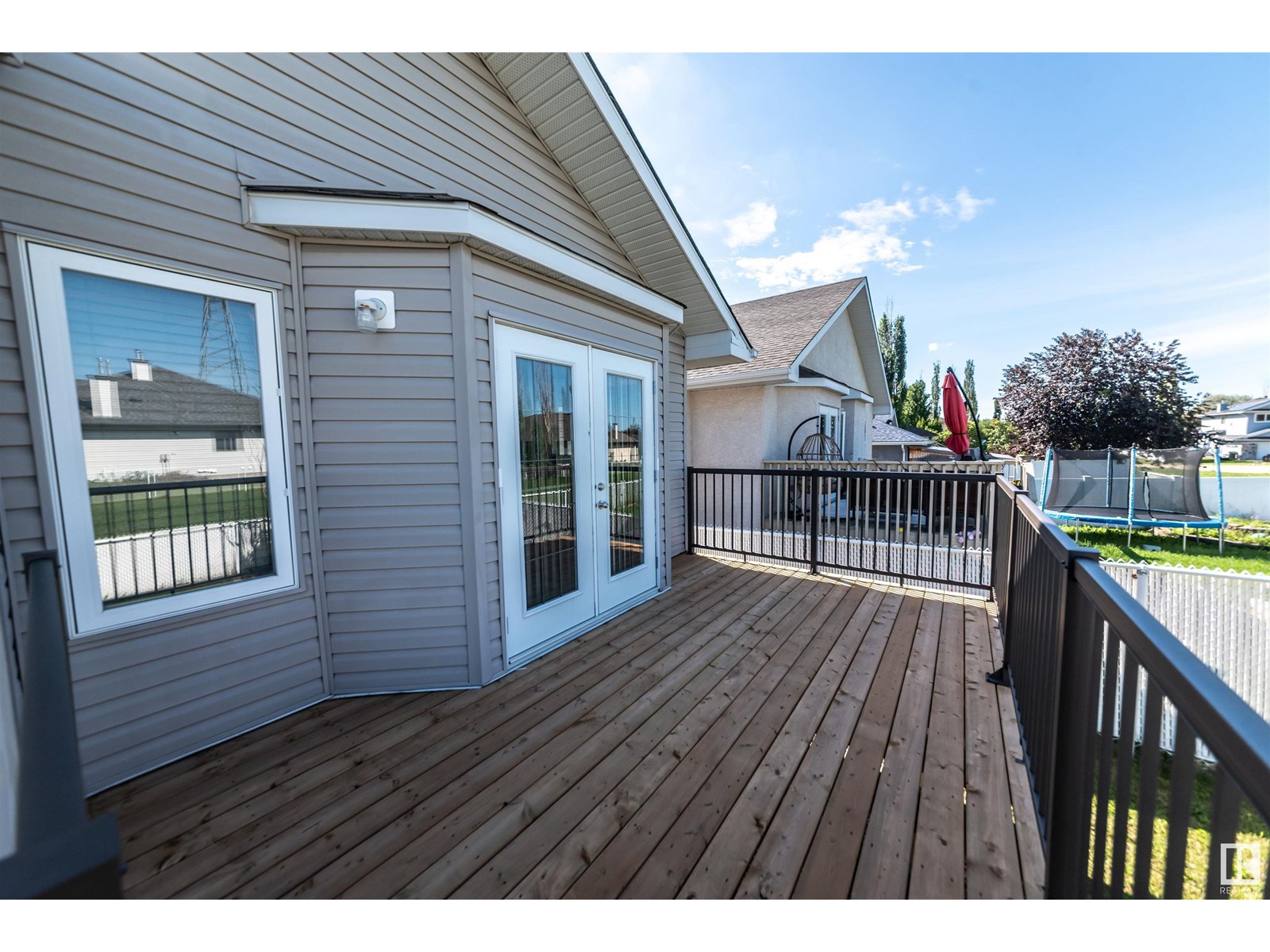 Property at 14908 16 ST NW image 3