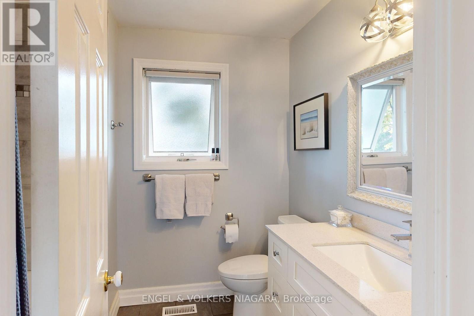 624 Simcoe Street, Niagara-On-The-Lake, Ontario  L0S 1J0 - Photo 30 - X12268366