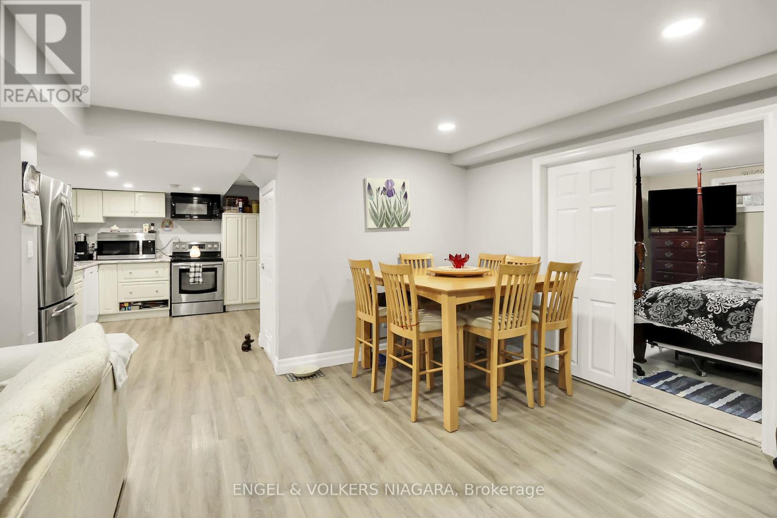 624 Simcoe Street, Niagara-On-The-Lake, Ontario  L0S 1J0 - Photo 36 - X12268366