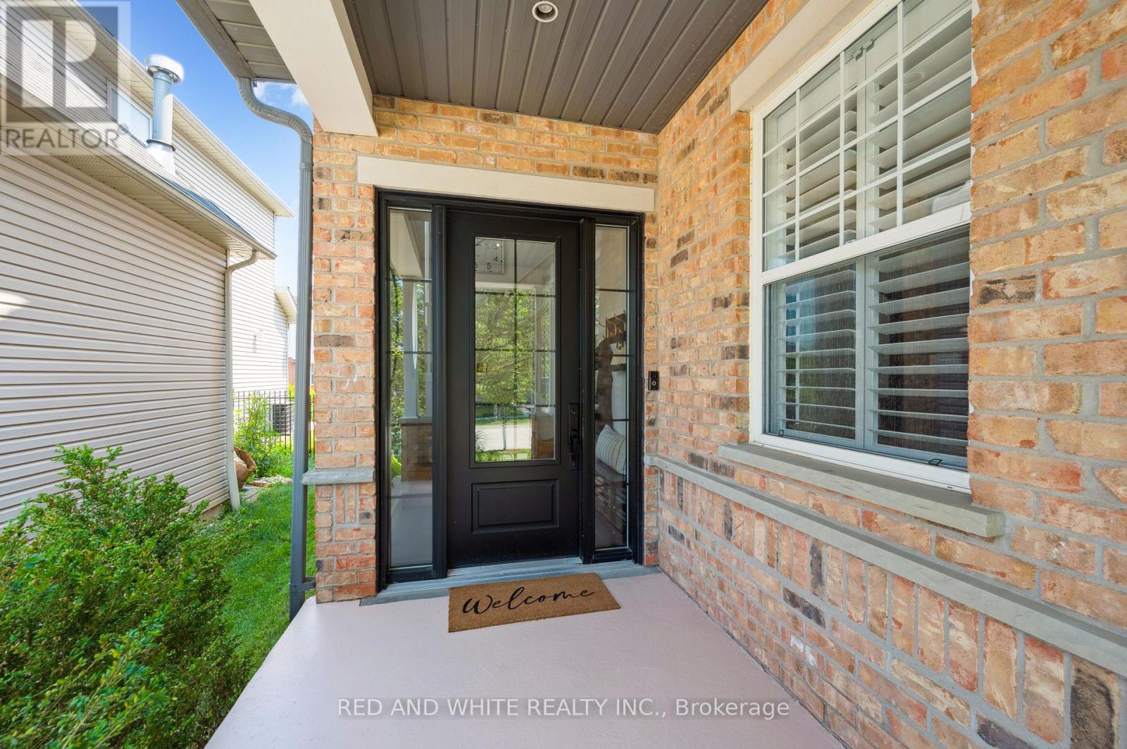 Property at 135 HAWKSWOOD DRIVE image 4