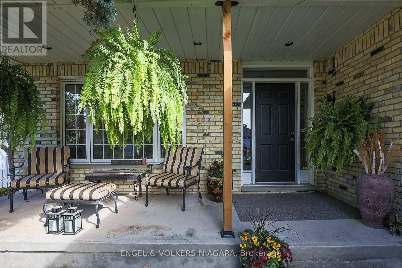 624 Simcoe Street, Niagara-On-The-Lake, Ontario  L0S 1J0 - Photo 7 - X12268366
