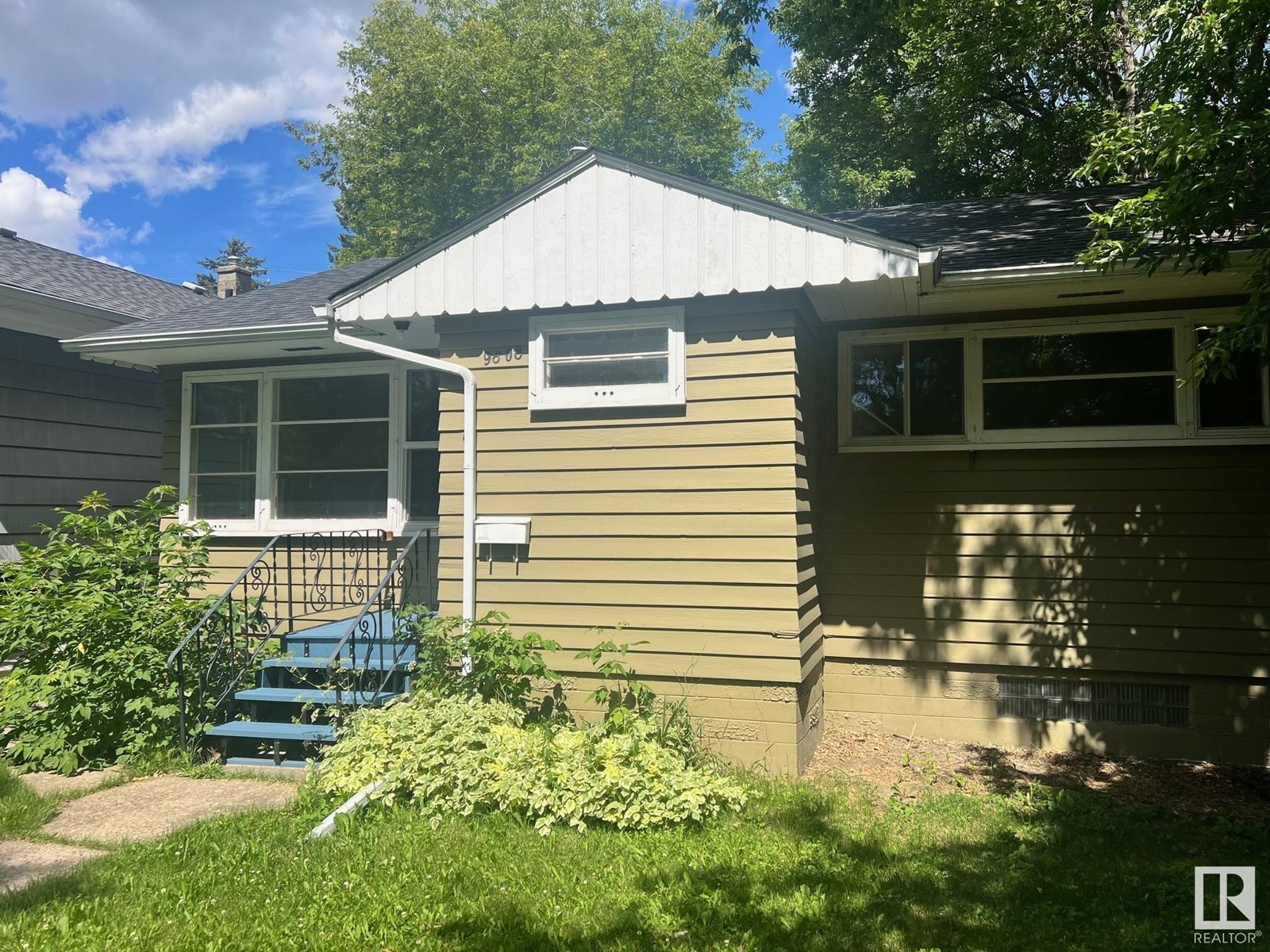 Property at 9808 85 AV NW NW image 2