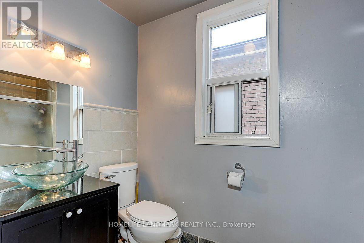 1281 Davenport Road, Toronto, Ontario  M6H 2H3 - Photo 13 - W12269285