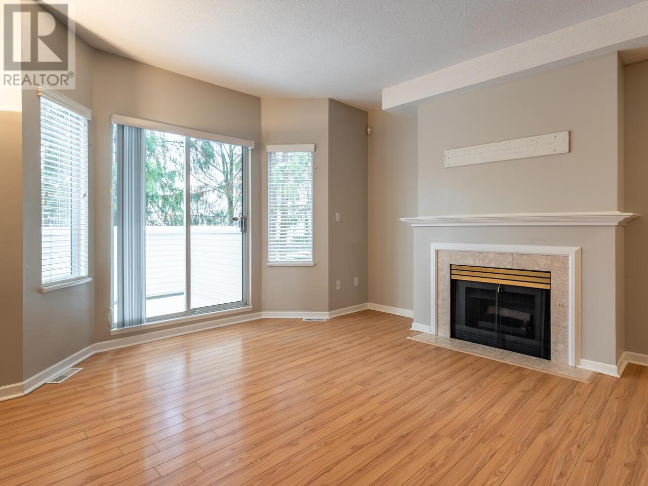 Listing Picture 5 of 24 : 9 6700 RUMBLE STREET, Burnaby / 本拿比 - 魯藝地產 Yvonne Lu Group - MLS Medallion Club Member