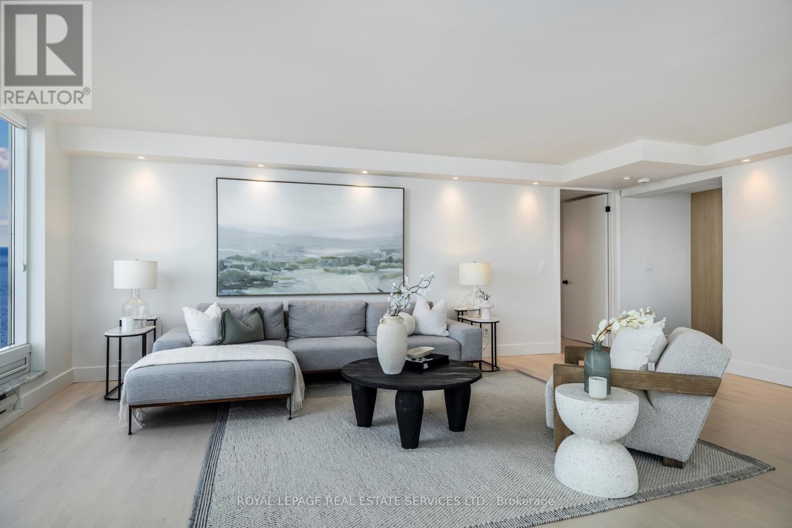 Property at 1203 - 1 PALACE PIER COURT image 3