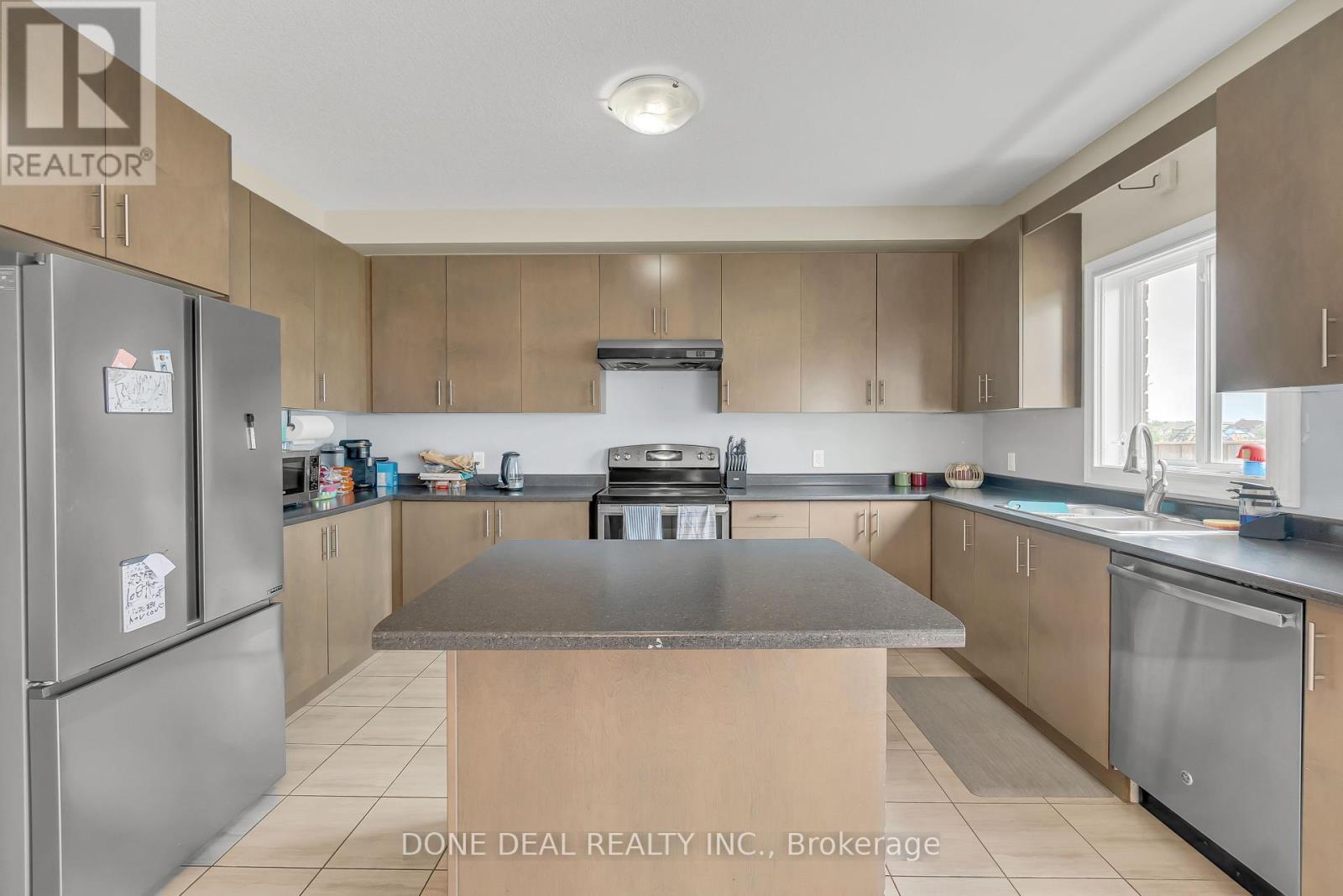 109 Showcase Drive, Hamilton, Ontario  L0R 1P0 - Photo 8 - X12269340