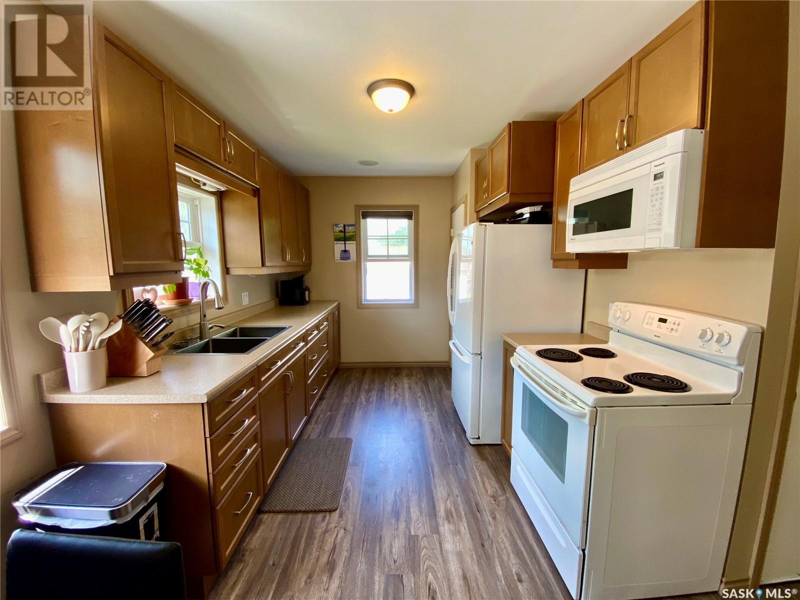 120 3rd Street W, Carnduff, Saskatchewan  S0C 0S0 - Photo 12 - SK011844